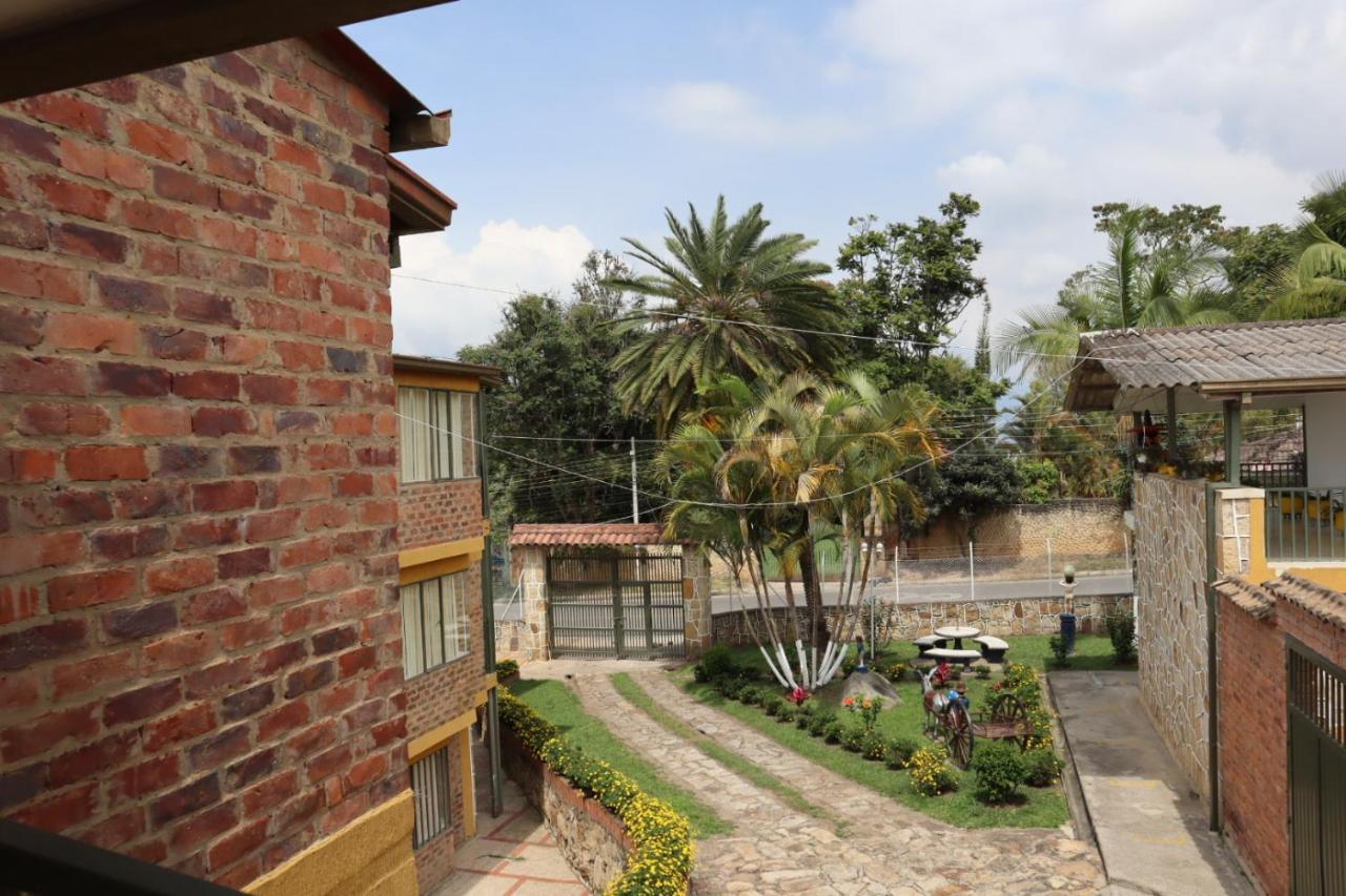 Bed And Breakfast Campestre El Estoril Fusagasuga Exterior photo
