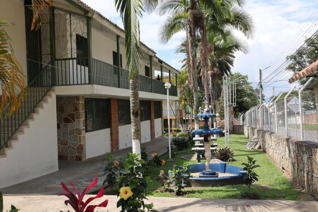 Bed And Breakfast Campestre El Estoril Fusagasuga Exterior photo